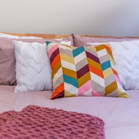 Executive Home - Long Stays Welcome - Garage Parking - Free Wifi & Netflix Edmonton Pokój zdjęcie