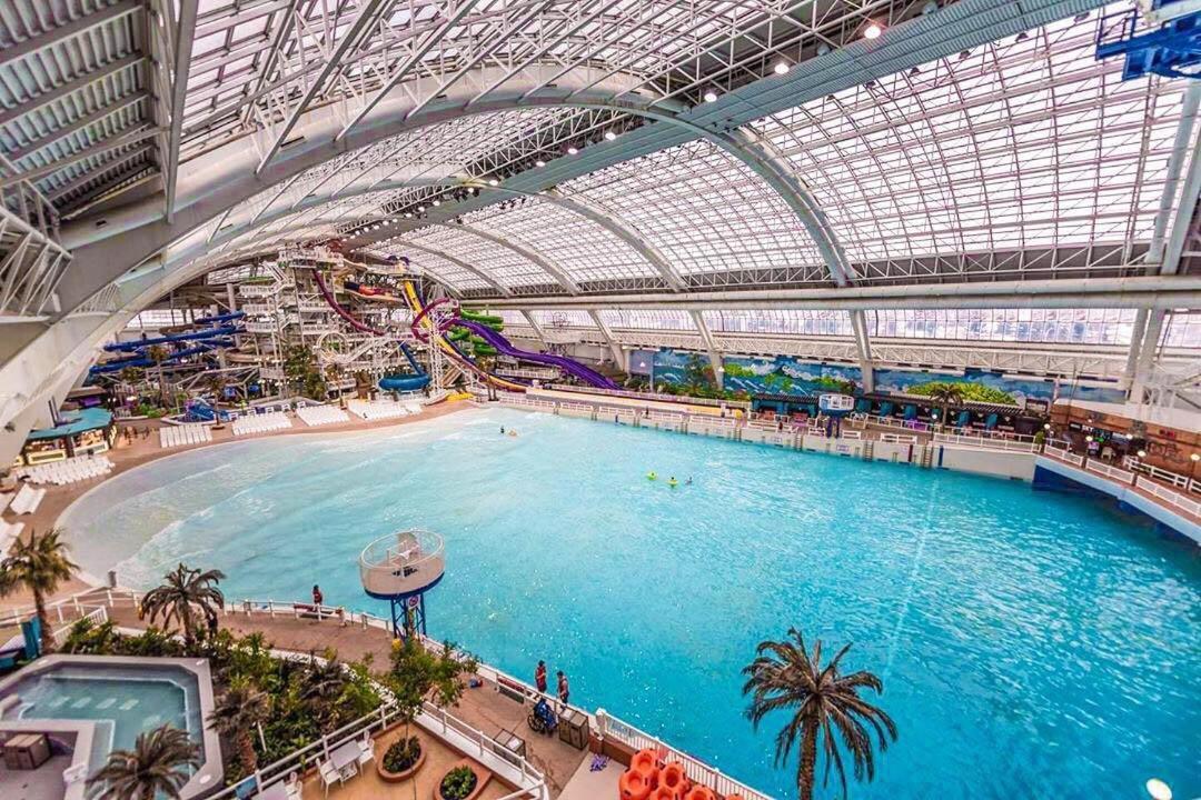 Executive Home - Long Stays Welcome - Garage Parking - Free Wifi & Netflix Edmonton Zewnętrze zdjęcie