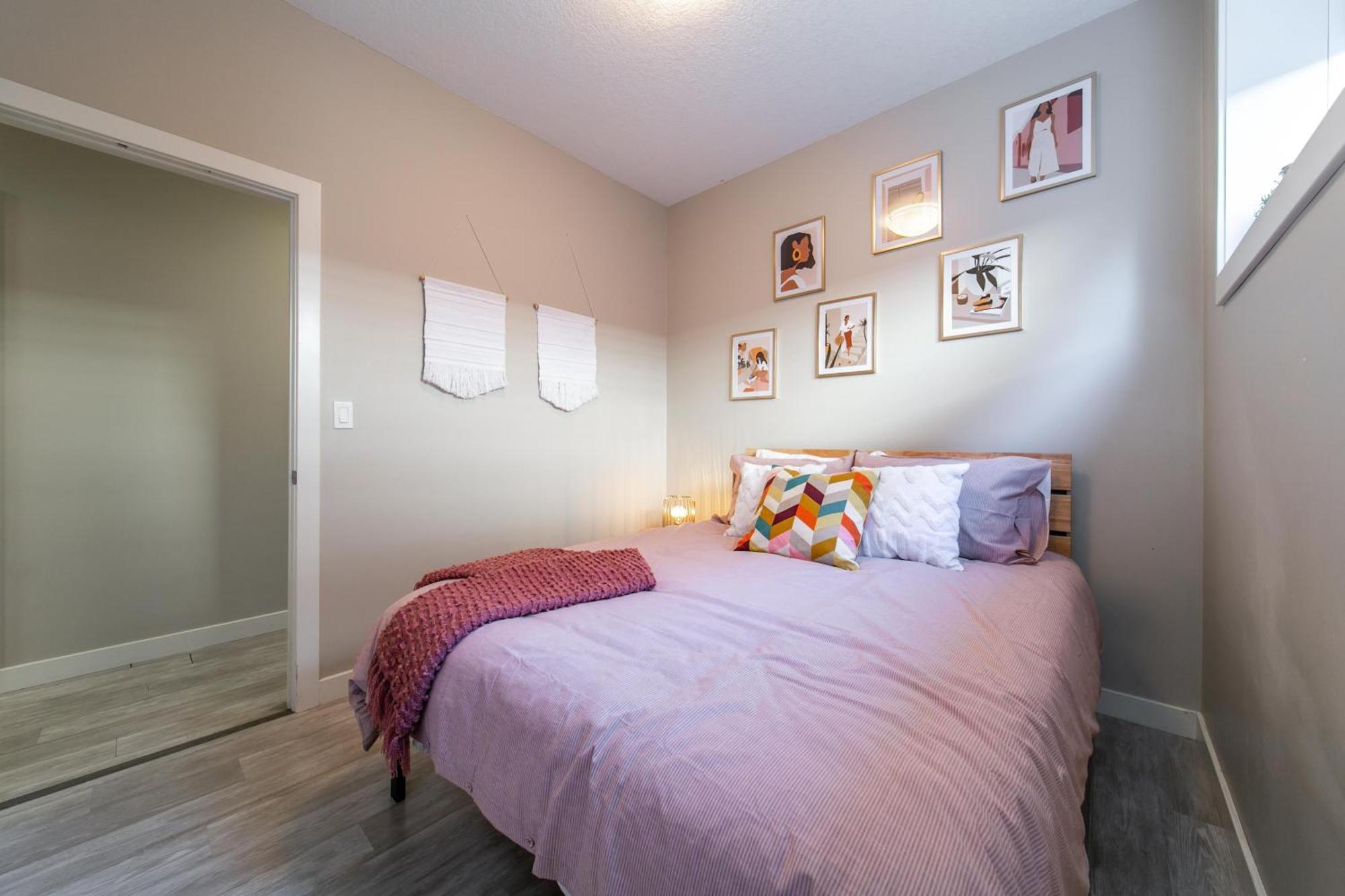 Executive Home - Long Stays Welcome - Garage Parking - Free Wifi & Netflix Edmonton Pokój zdjęcie