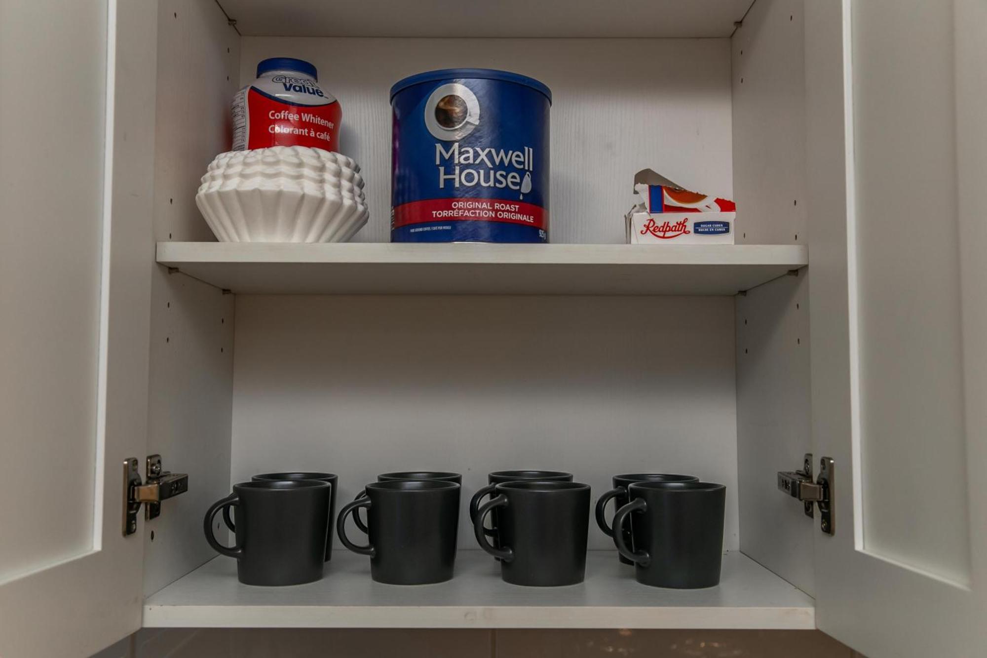 Executive Home - Long Stays Welcome - Garage Parking - Free Wifi & Netflix Edmonton Pokój zdjęcie