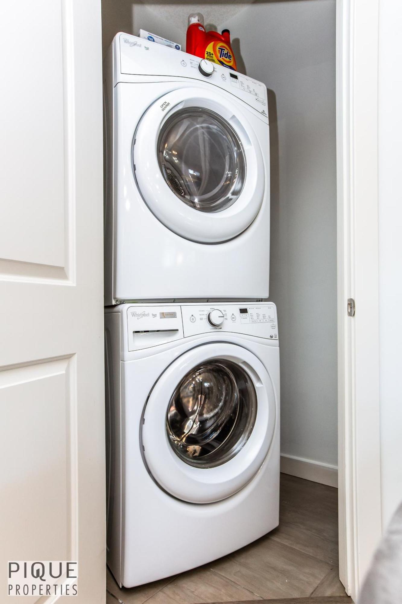 Executive Home - Long Stays Welcome - Garage Parking - Free Wifi & Netflix Edmonton Pokój zdjęcie