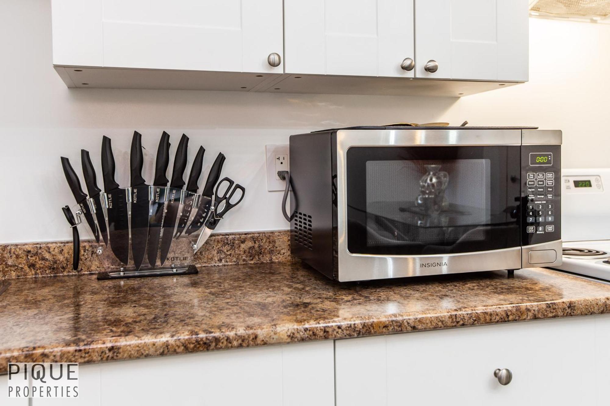 Executive Home - Long Stays Welcome - Garage Parking - Free Wifi & Netflix Edmonton Pokój zdjęcie