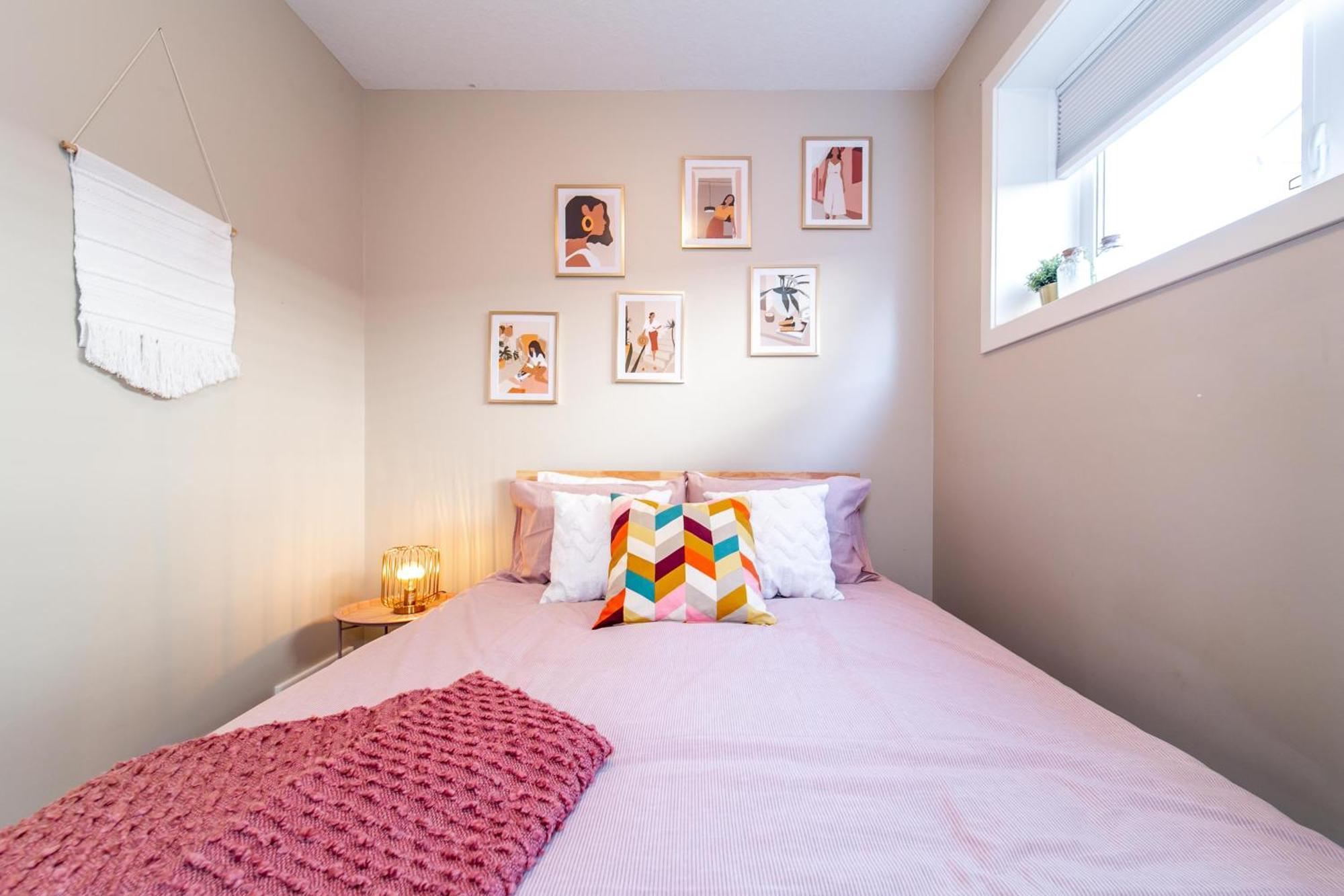 Executive Home - Long Stays Welcome - Garage Parking - Free Wifi & Netflix Edmonton Pokój zdjęcie