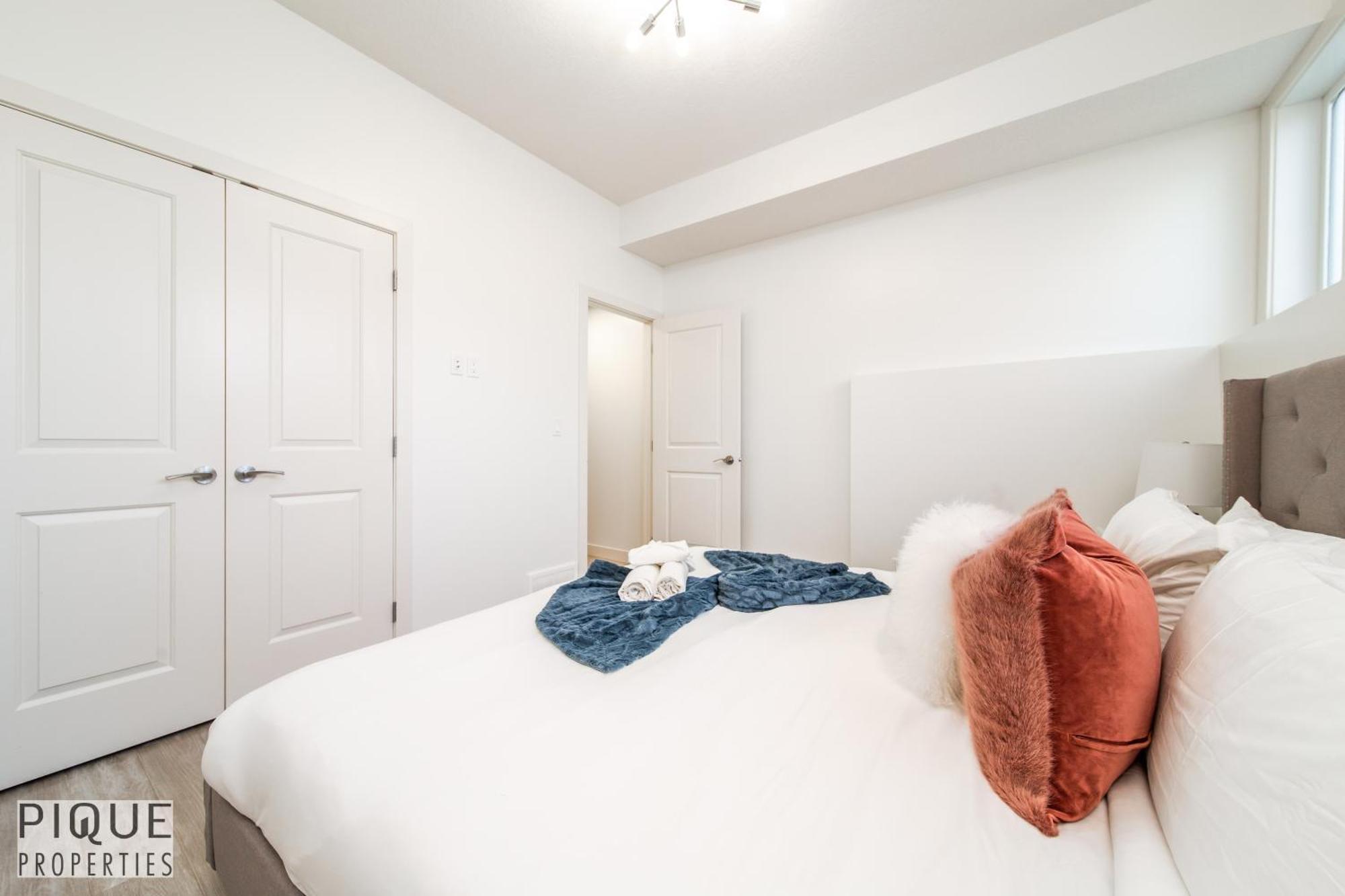 Executive Home - Long Stays Welcome - Garage Parking - Free Wifi & Netflix Edmonton Pokój zdjęcie