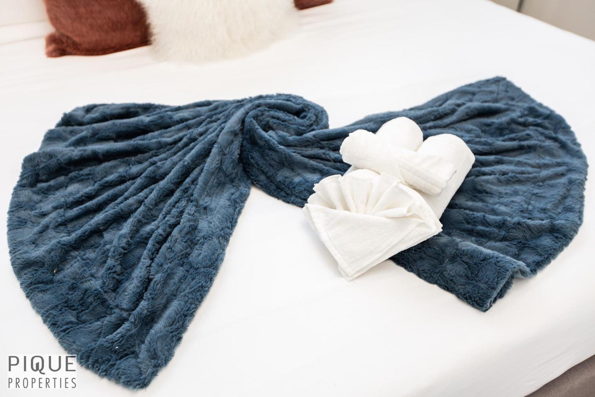 Executive Home - Long Stays Welcome - Garage Parking - Free Wifi & Netflix Edmonton Pokój zdjęcie