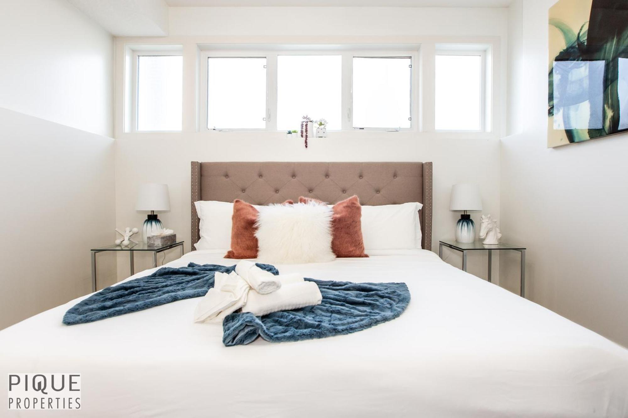 Executive Home - Long Stays Welcome - Garage Parking - Free Wifi & Netflix Edmonton Pokój zdjęcie