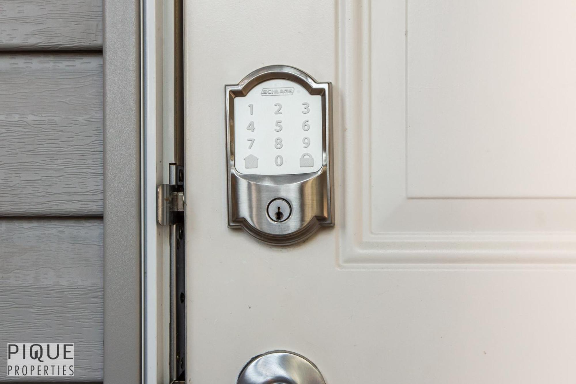 Executive Home - Long Stays Welcome - Garage Parking - Free Wifi & Netflix Edmonton Pokój zdjęcie