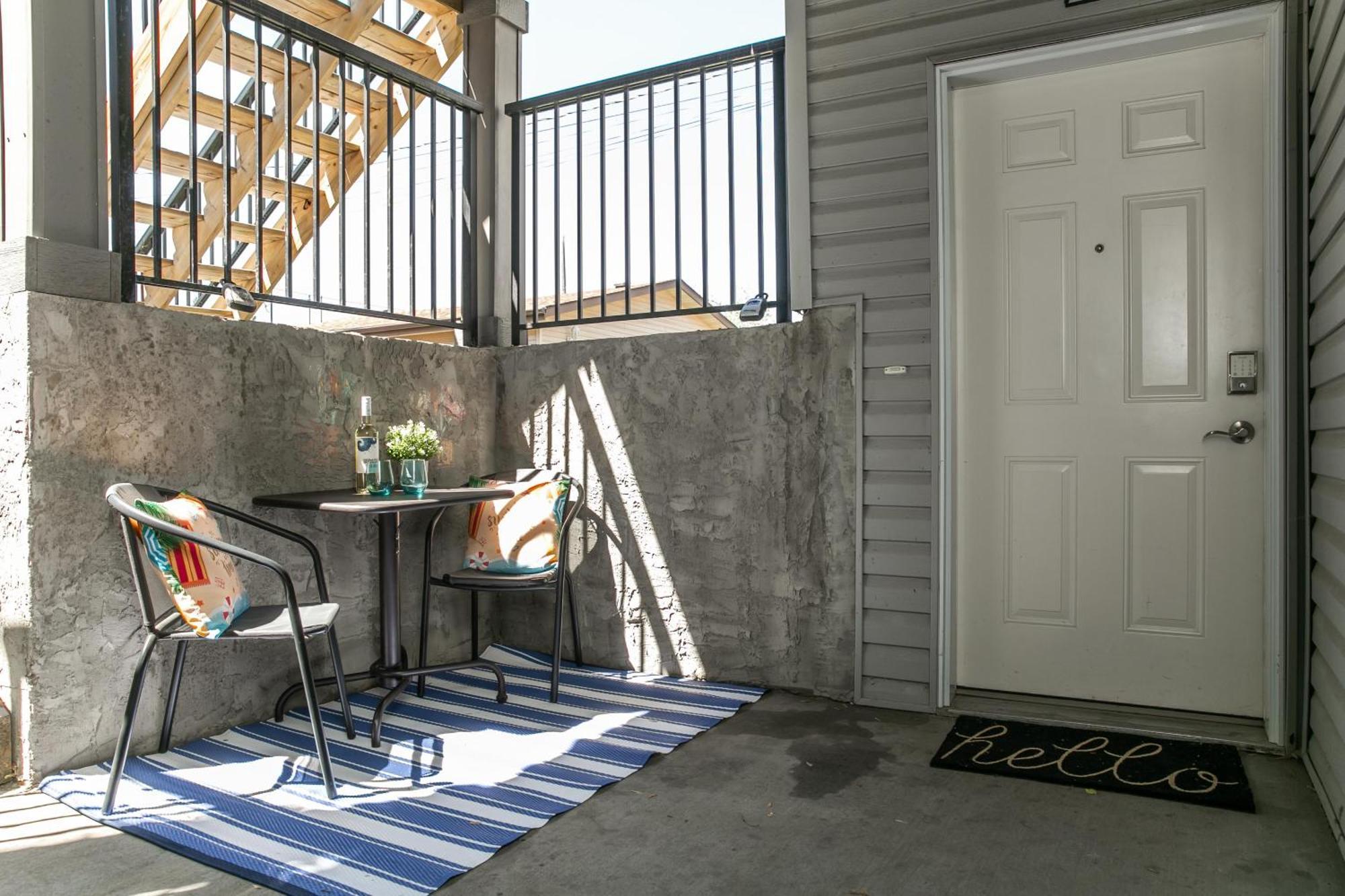 Executive Home - Long Stays Welcome - Garage Parking - Free Wifi & Netflix Edmonton Pokój zdjęcie