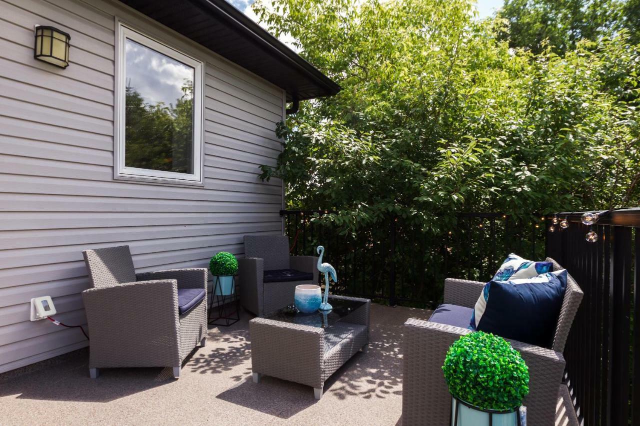Executive Home - Long Stays Welcome - Garage Parking - Free Wifi & Netflix Edmonton Zewnętrze zdjęcie